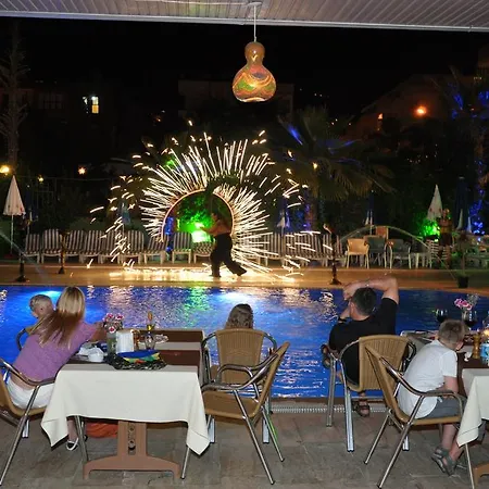 מלון דירות Kleopatra South Star 3*