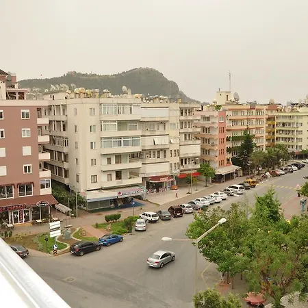 Kleopatra South Star אלאניה