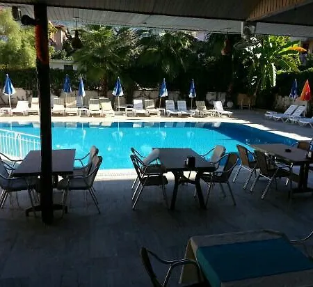 Kleopatra South Star מלון דירות 3*