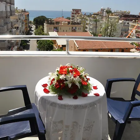 Kleopatra South Star אלאניה